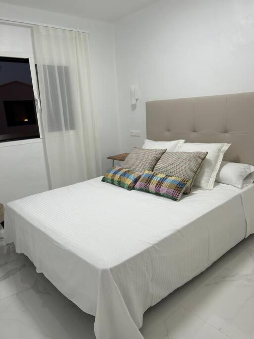 Moderno Apartamento Cerca Al Mar Тиас Экстерьер фото